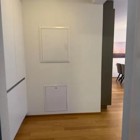 Modern 1br With In Trendy Area - West 10 Apartman *