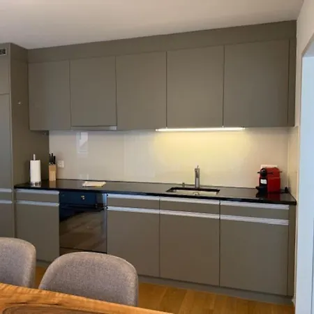 Modern 1br With In Trendy Area - West 10