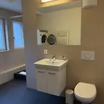 Modern 1br With In Trendy Area - West 10 취리히